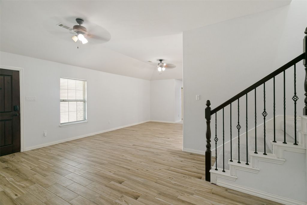 2124 Brentwood Lane, Carrollton, TX 75006 — photo 4