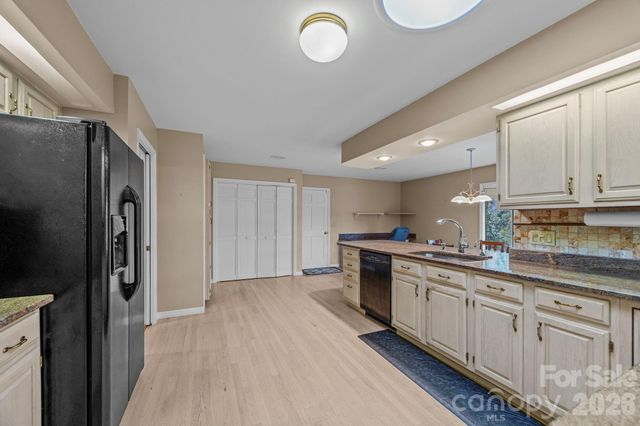 68 Stony Ridge, Asheville, NC 28804