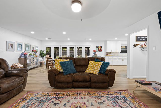 402 Hughes Street, Marshall, TX 75672