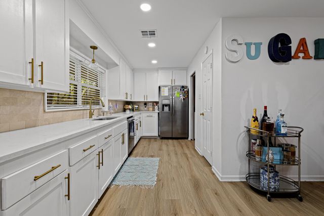 402 Hughes Street, Marshall, TX 75672