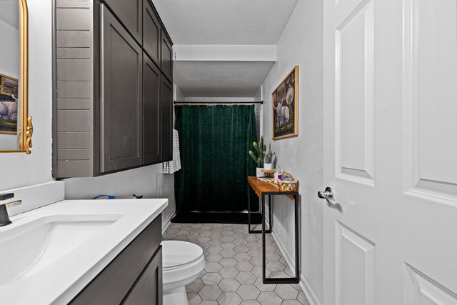 402 Hughes Street, Marshall, TX 75672