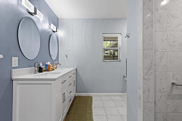 402 Hughes Street, Marshall, TX 75672