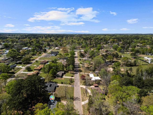 402 Hughes Street, Marshall, TX 75672