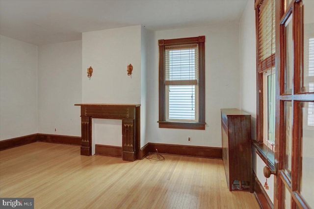 22 VIRGINIA AVE, Brunswick, MD 21716