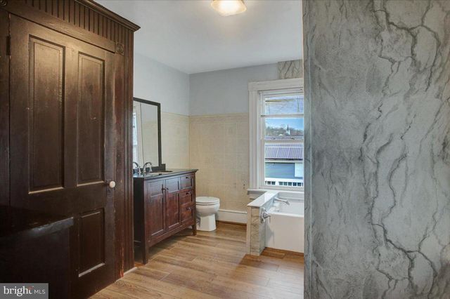 22 VIRGINIA AVE, Brunswick, MD 21716