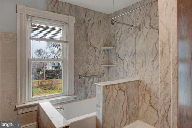 22 VIRGINIA AVE, Brunswick, MD 21716