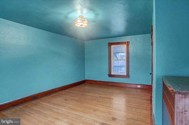 22 VIRGINIA AVE, Brunswick, MD 21716