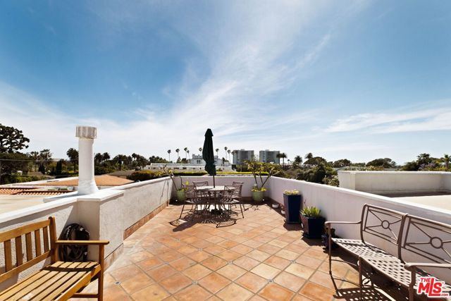 446 San Vicente Boulevard 304, Santa Monica, CA 90402