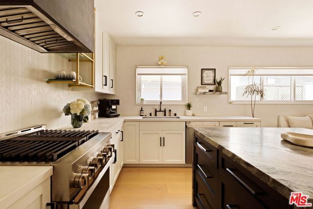 446 San Vicente Boulevard 304, Santa Monica, CA 90402