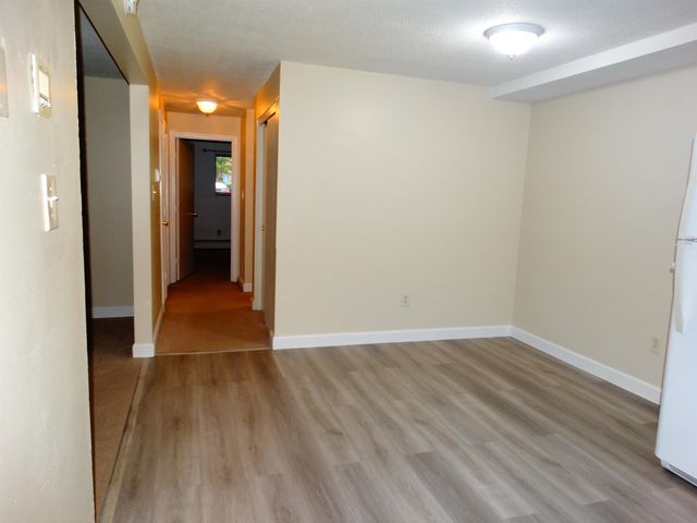 12 Tiffany Rd Apt 4, Salem, NH 03079