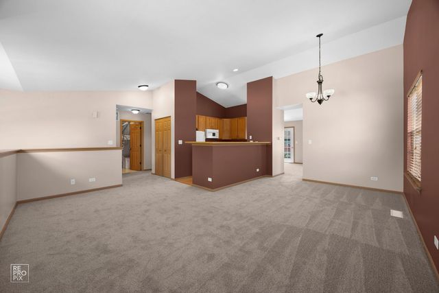 2532 Golf Ridge Circle, Naperville, IL 60563