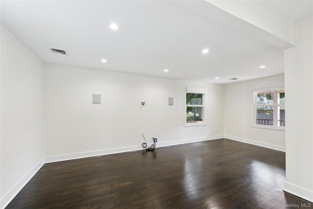 18 20th Avenue, Sea Cliff, NY 11579 — photo 5