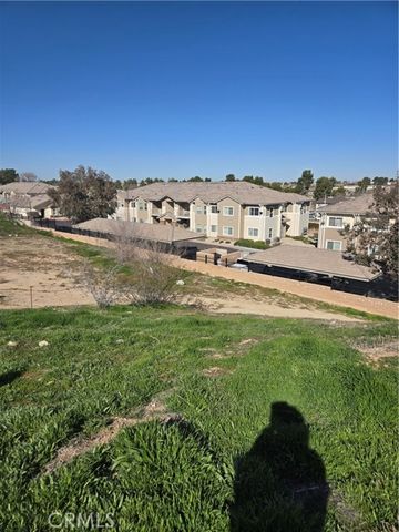 14140 Rodeo Drive, Victorville, CA 92395