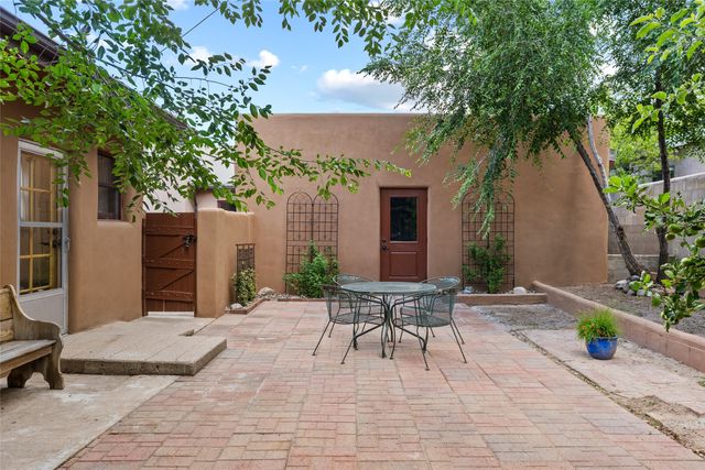 845 Gilmore, Santa Fe, NM 87505