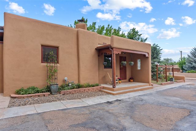 845 Gilmore, Santa Fe, NM 87505