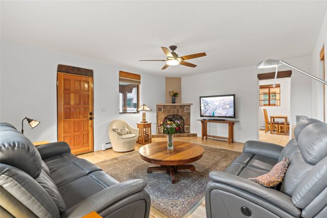 845 Gilmore, Santa Fe, NM 87505