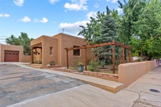 845 Gilmore, Santa Fe, NM 87505