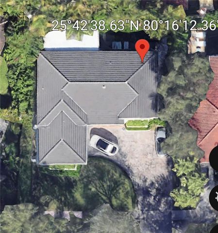 931 Placetas Ave, Coral Gables, FL 33146