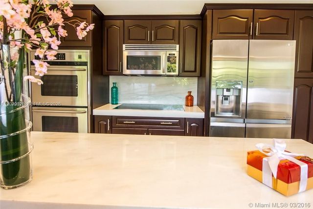 931 Placetas Ave, Coral Gables, FL 33146