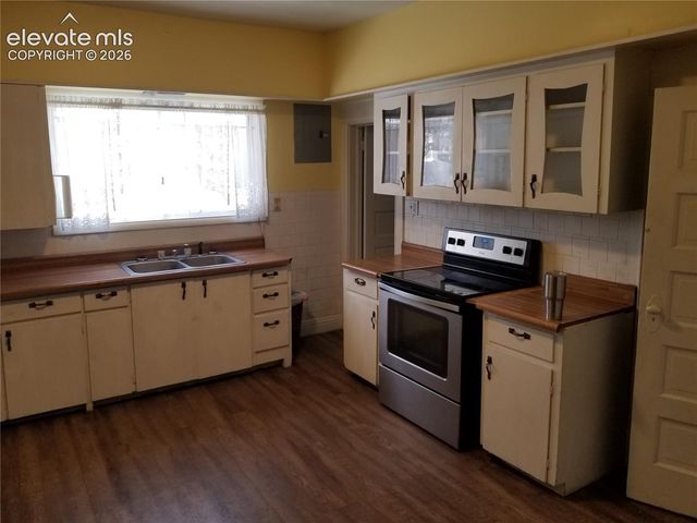 2423 E St Vrain Street, Colorado Springs, CO 80909