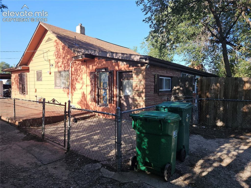 2423 E St Vrain Street, Colorado Springs, CO 80909