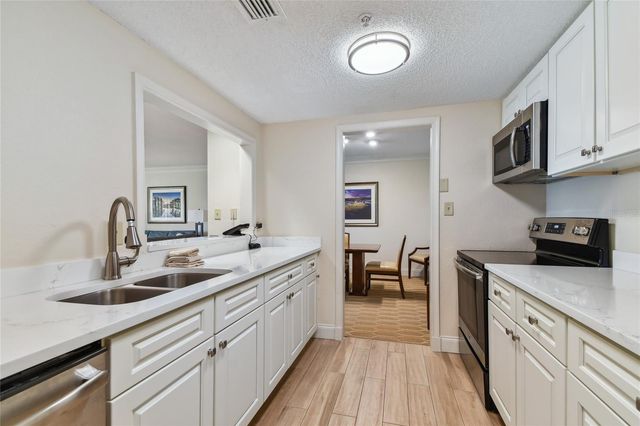 36750 US HIGHWAY 19 N 15305, Palm Harbor, FL 34684