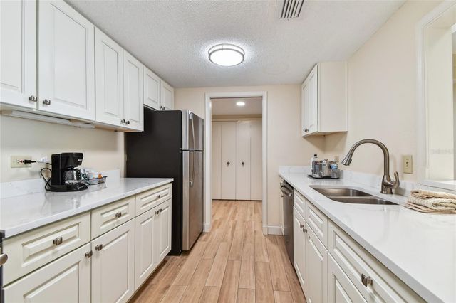 36750 US HIGHWAY 19 N 15305, Palm Harbor, FL 34684