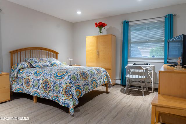 15 Monaco Court, Toms River, NJ 08757