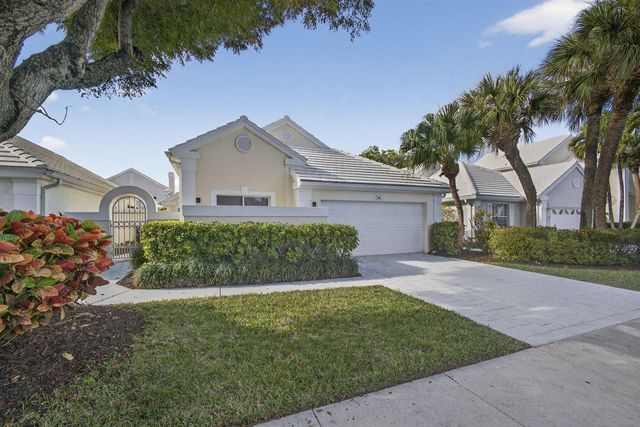 18 SELBY Lane, Palm Beach Gardens, FL 33418