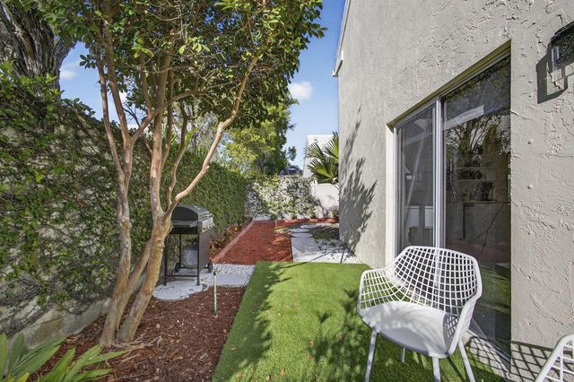 18 SELBY Lane, Palm Beach Gardens, FL 33418