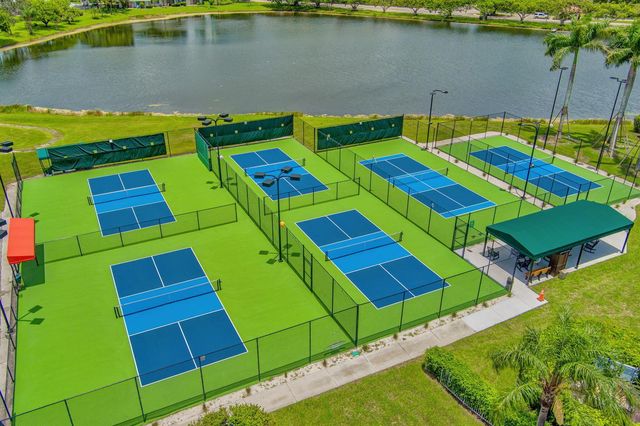 18 SELBY Lane, Palm Beach Gardens, FL 33418