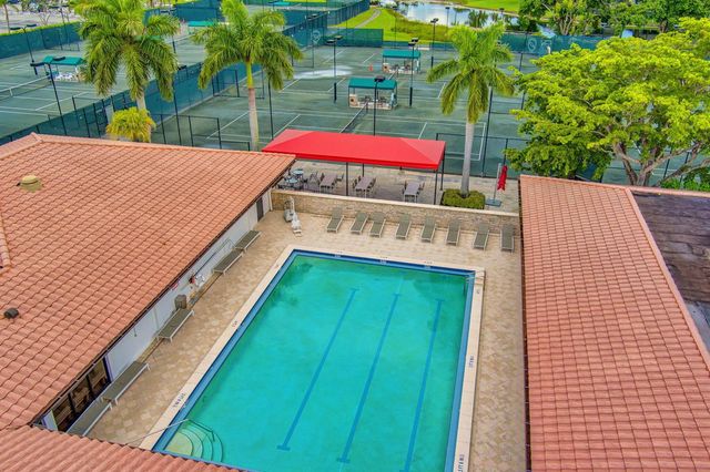 18 SELBY Lane, Palm Beach Gardens, FL 33418