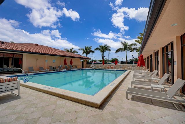 18 SELBY Lane, Palm Beach Gardens, FL 33418