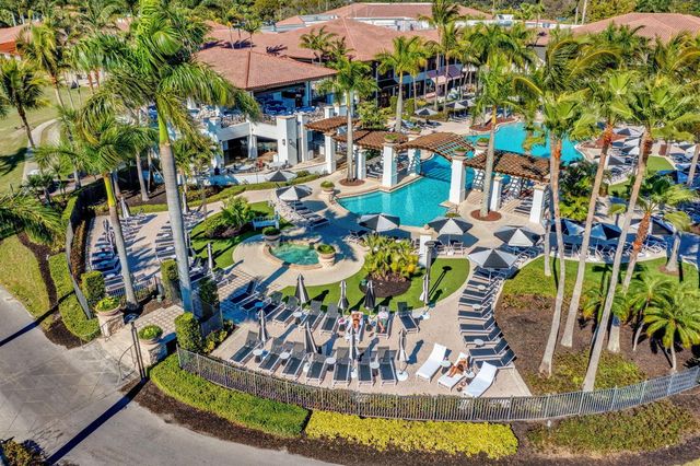 18 SELBY Lane, Palm Beach Gardens, FL 33418