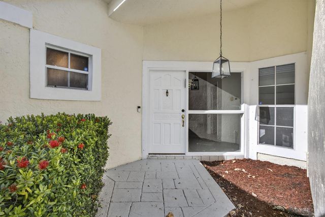 18 SELBY Lane, Palm Beach Gardens, FL 33418