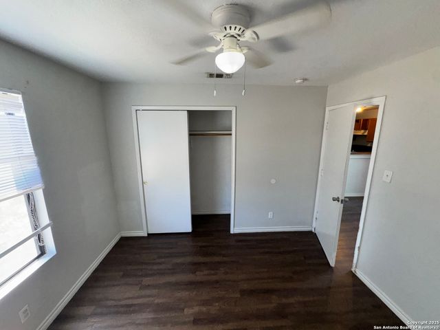 830 W Hutchins Pl Apt 3, San Antonio, TX 78221