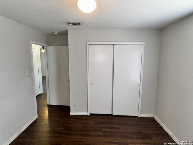 830 W Hutchins Pl Apt 3, San Antonio, TX 78221