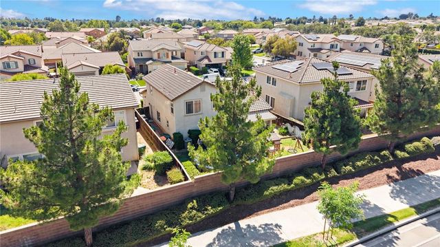 1072 Queen Annes Lane, Beaumont, CA 92223