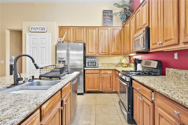 1072 Queen Annes Lane, Beaumont, CA 92223