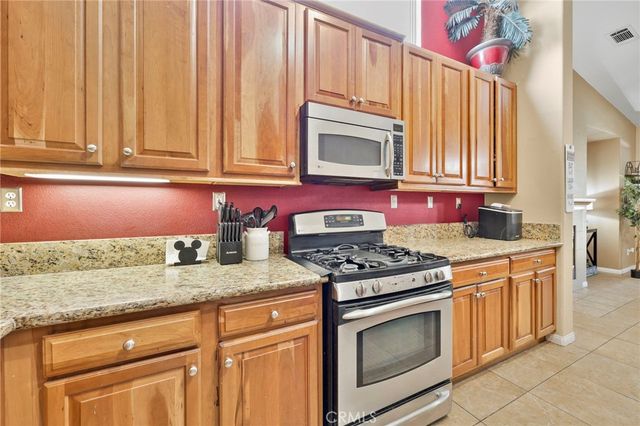 1072 Queen Annes Lane, Beaumont, CA 92223