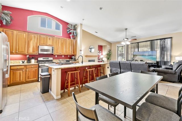 1072 Queen Annes Lane, Beaumont, CA 92223