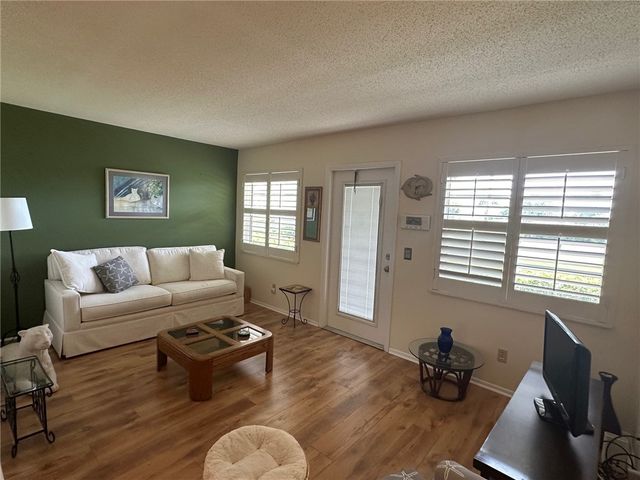 33 Vista Gardens Trail 104, Vero Beach, FL 32962