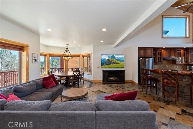 42324 Eagle Ridge, Big Bear Lake, CA 92315