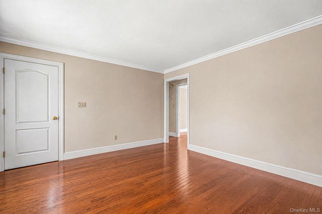 288 Nassau Road, Huntington, NY 11743