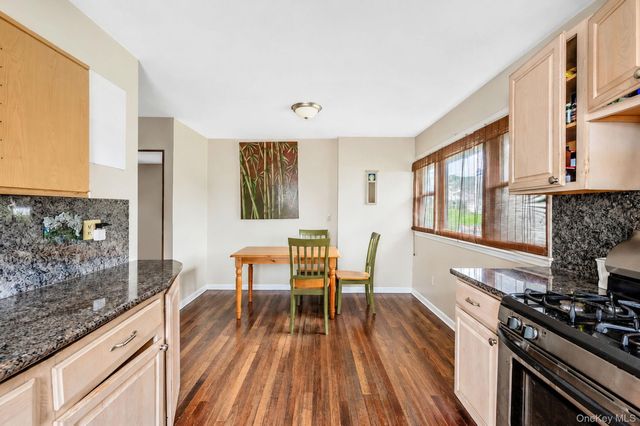 288 Nassau Road, Huntington, NY 11743