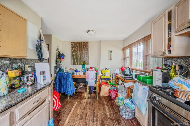 288 Nassau Road, Huntington, NY 11743