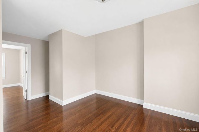 288 Nassau Road, Huntington, NY 11743