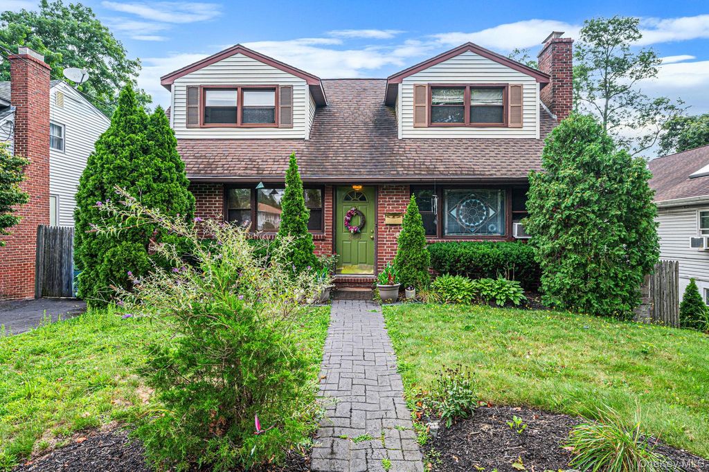 288 Nassau Road, Huntington, NY 11743