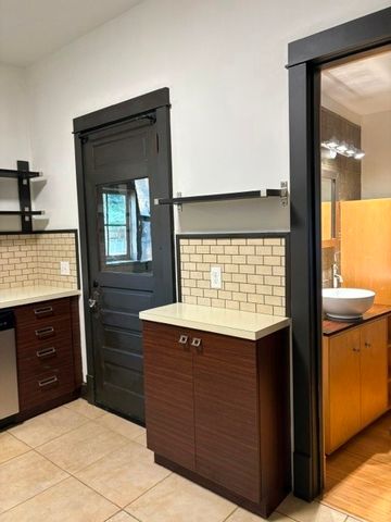 3770 University Avenue, Des Moines, IA 50311