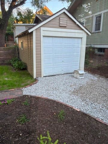 3770 University Avenue, Des Moines, IA 50311